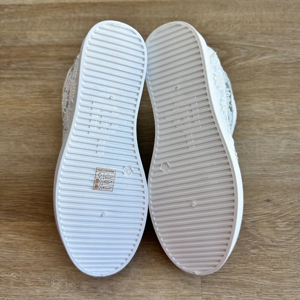 Women's Lace Slip-On Wedge Sneakers - Picture 5 of 9